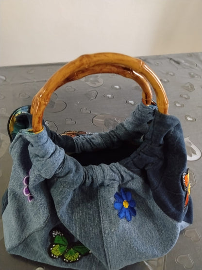 Borsa con manico di legno in denim
