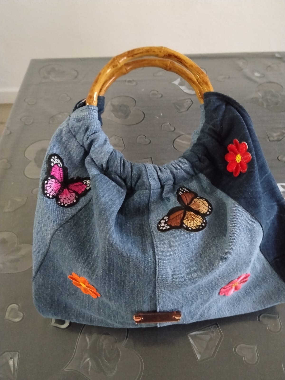 Borsa con manico di legno in denim