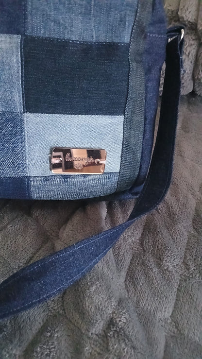 borsa patchwork indenim riciclato.