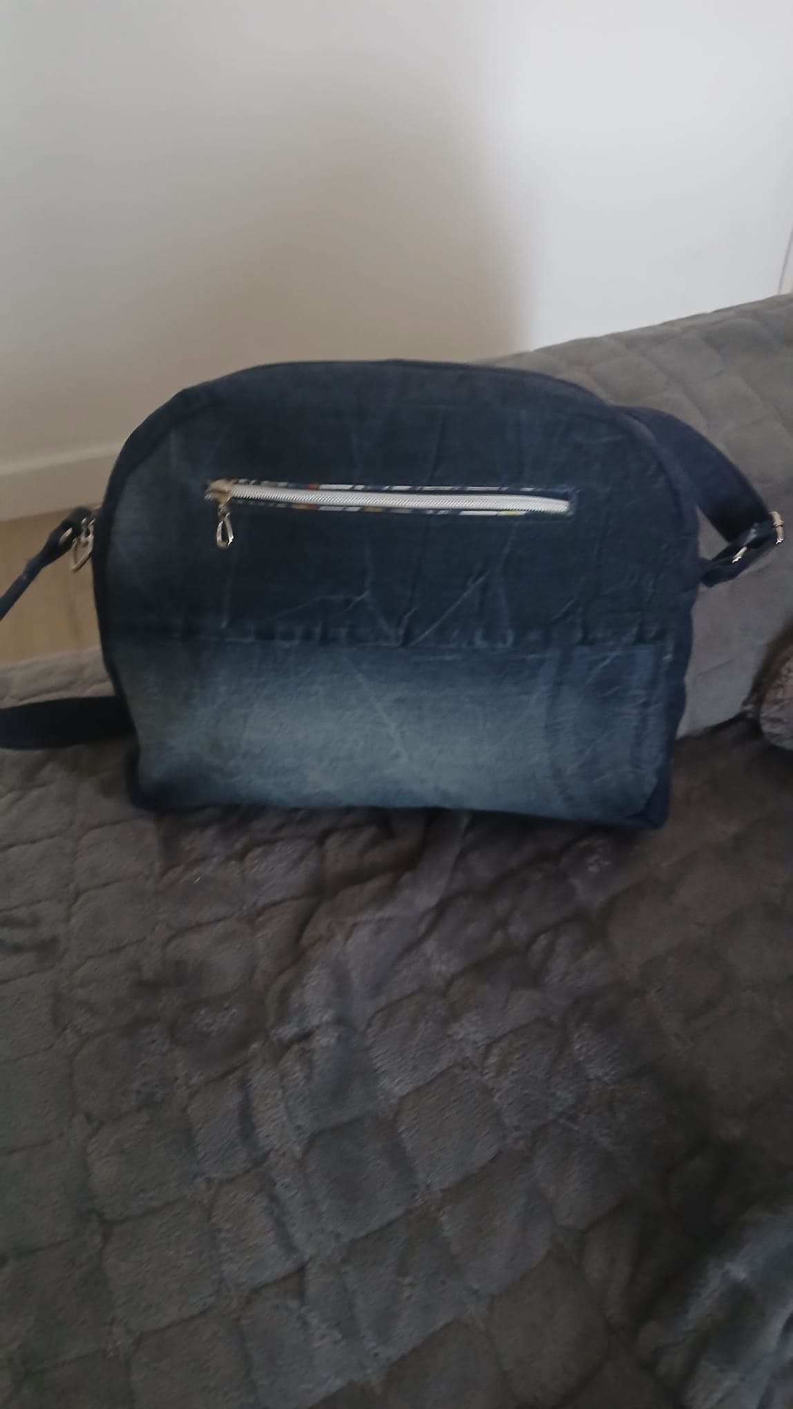 borsa patchwork indenim riciclato.