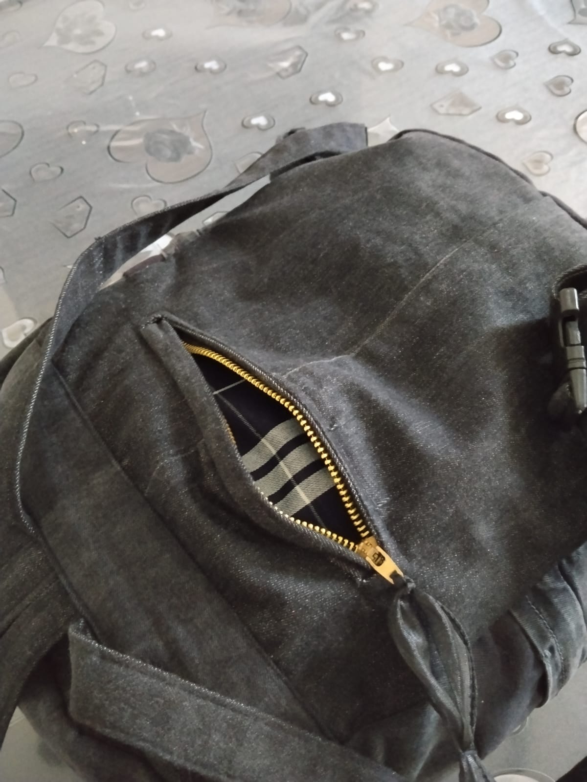 zaino a strisce in jeans nero